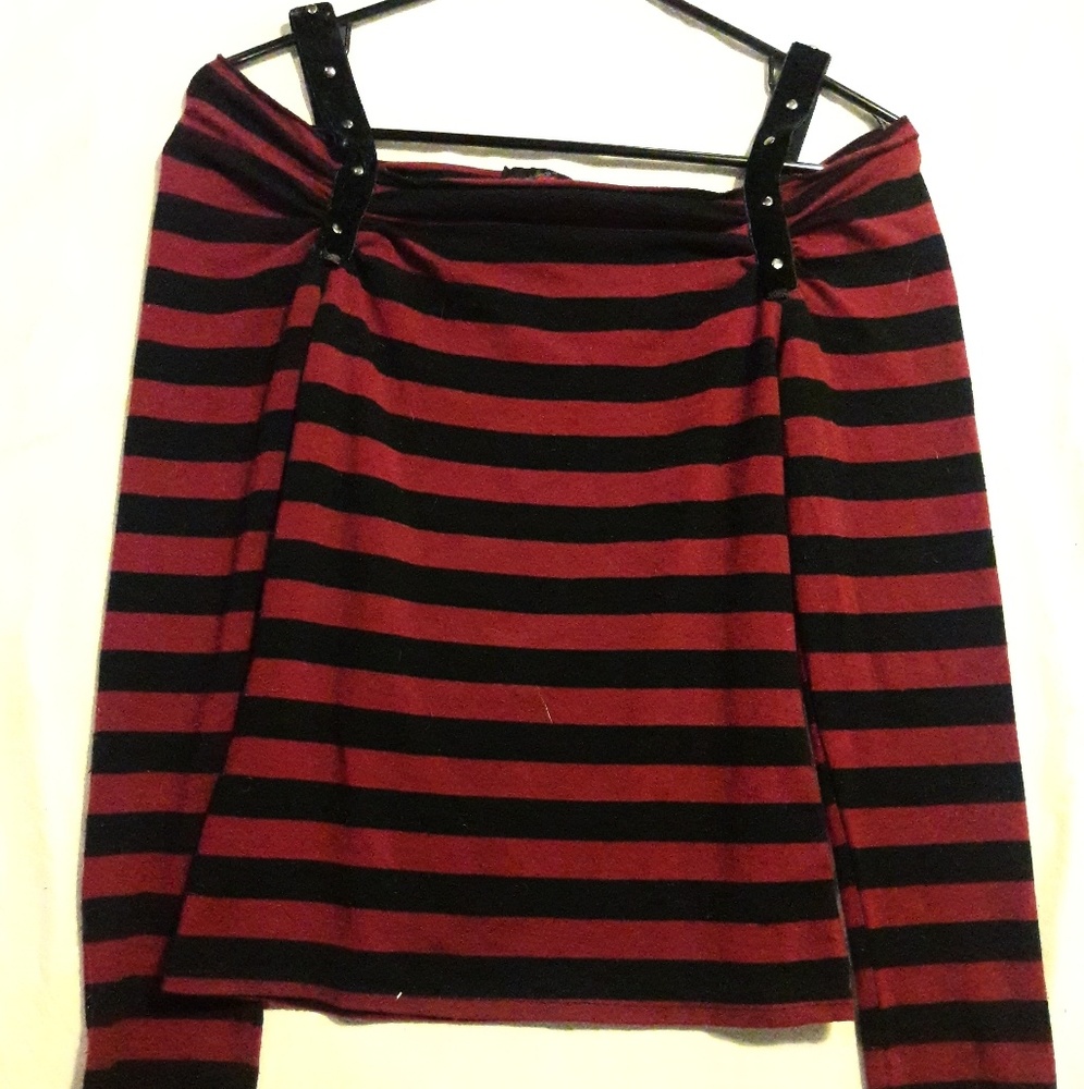 Sexy striped longsleeved shirt